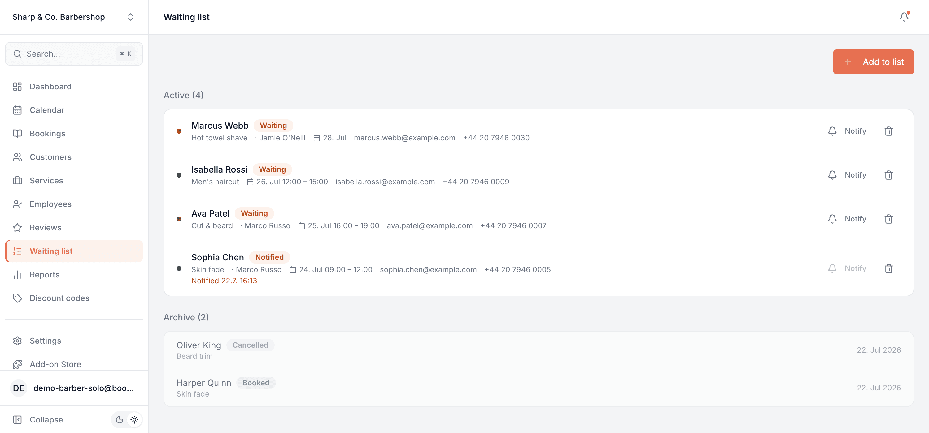 Waiting list screen showing four active entries with waiting and notified badges, and two archived entries